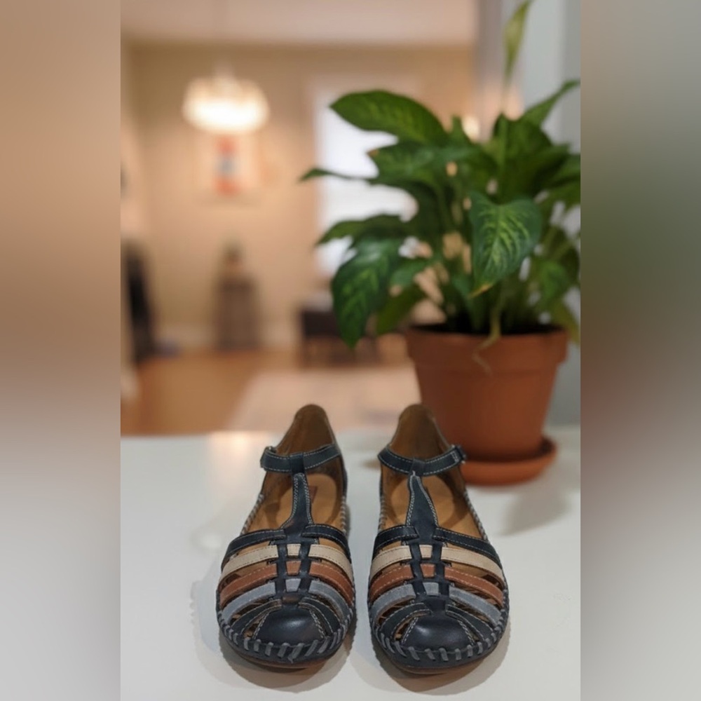 PIKOLINOS Black and Tan Heeled Sandals